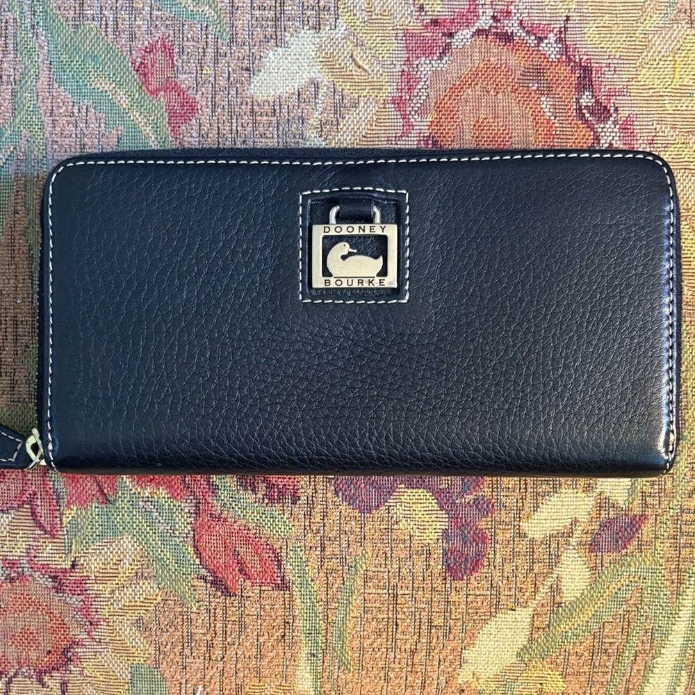 Dooney & Bourke Black Leather Zip Wallet